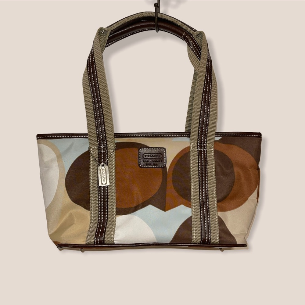 Adorable Coach shoulder bag!